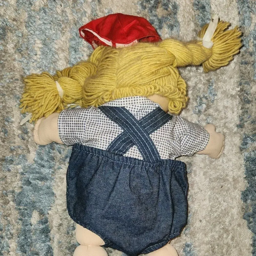 Cabbage Patch Kids get ready